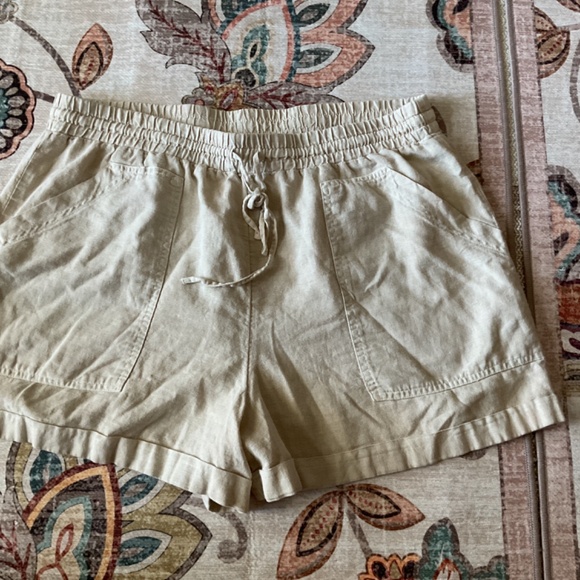 Drawstring shorts - Picture 4 of 6